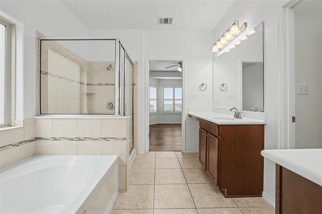 Building Photo - 6227 Aviara Dr