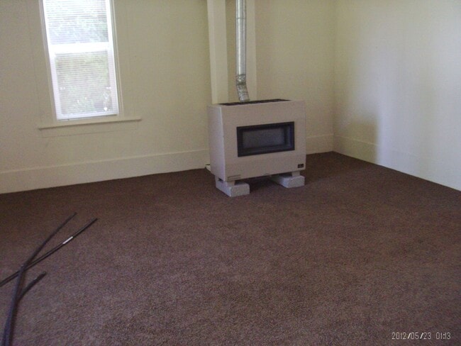 Building Photo - Charming 3-Bedroom Two-Story Home with Fenced Yard!