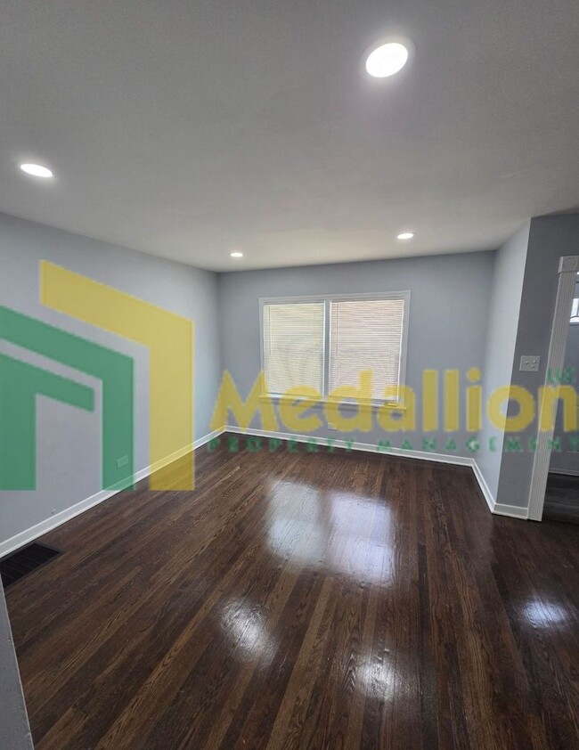 Building Photo - Charming Newly Rehabbed Home with Spacious...