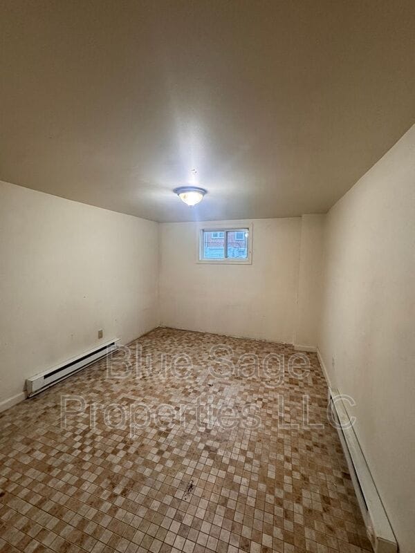 Building Photo - 575 S 4th St