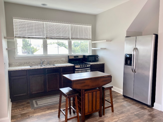 Building Photo - 97 8th Ave