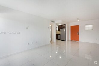 Building Photo - 411 SW 37th Ave