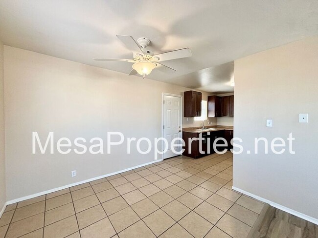 Building Photo - 1210 Oasis Dr