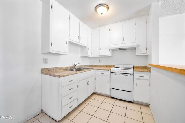 Building Photo - 13040 Dronfield Ave