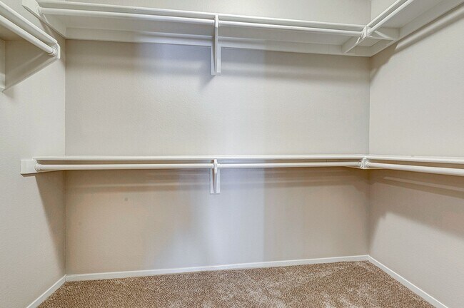 Building Photo - Gorgeous 2 Bedroom home in Desert Shores Racquet Club!