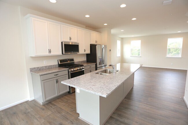Building Photo - 14317 Summit View Ln