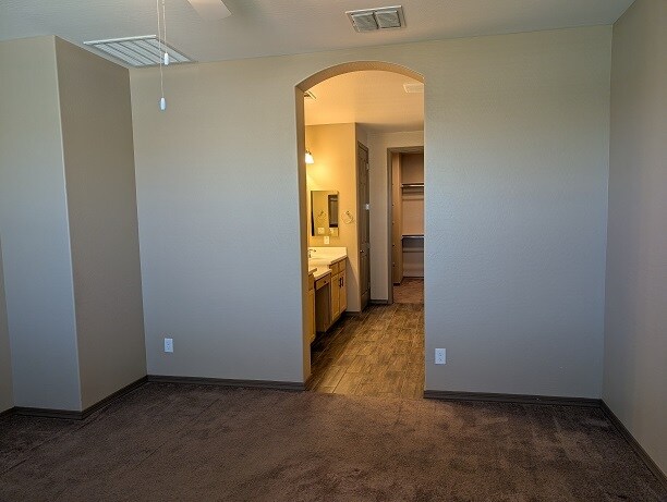 Building Photo - 41390 W Carlisle Ln