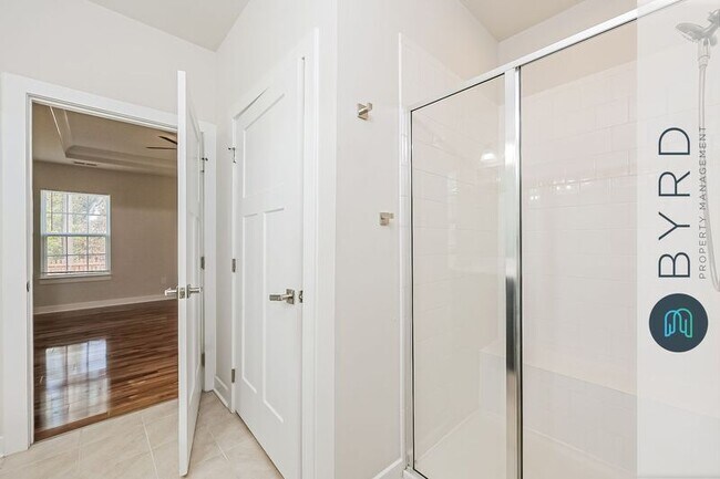 Building Photo - 9206 Miranda Ln