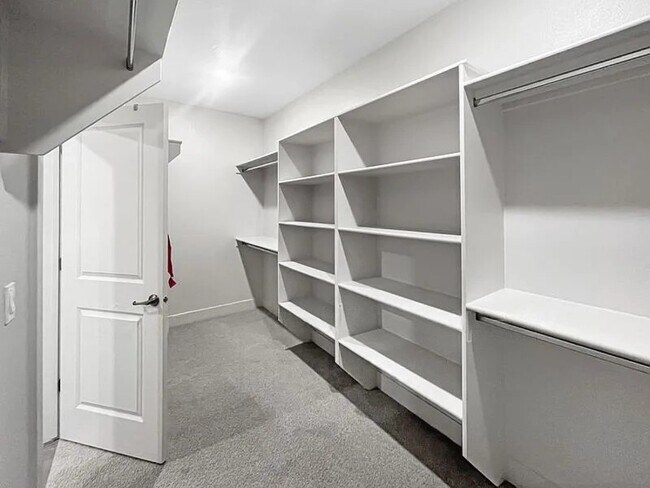 Building Photo - 5457 S Polaris Ave