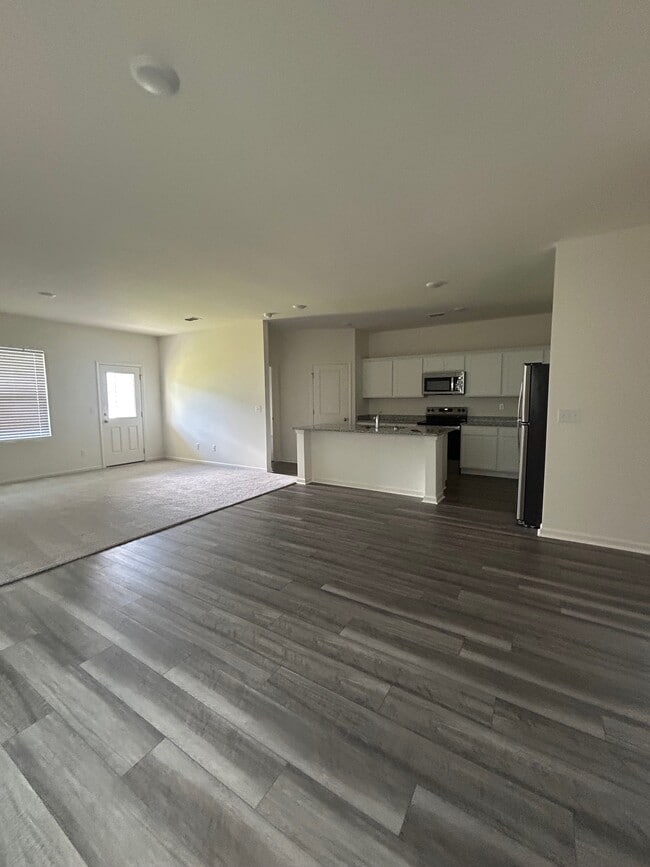 Building Photo - 624 Muster Fld Ct
