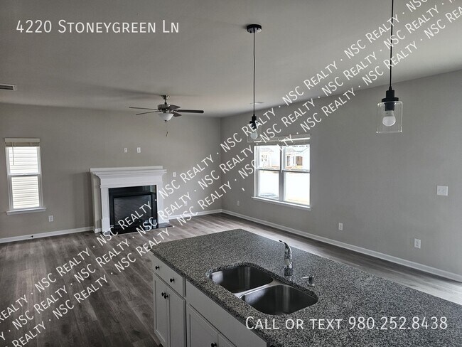 Building Photo - 4220 Stoneygreen Ln