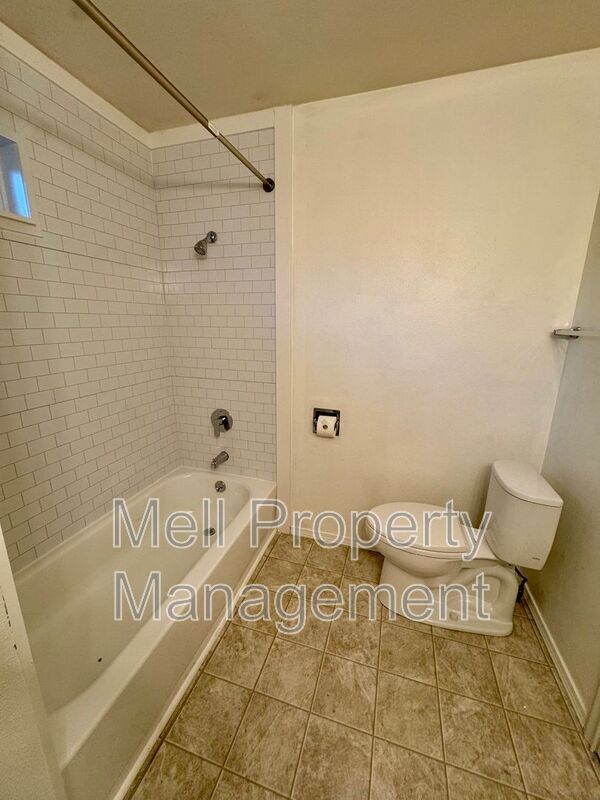 Building Photo - 22402 US-101