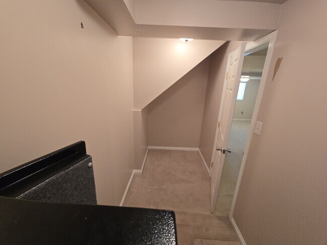 Building Photo - 1361 N 325 E