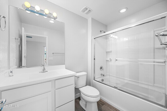 Building Photo - 1250 Abbey Ln