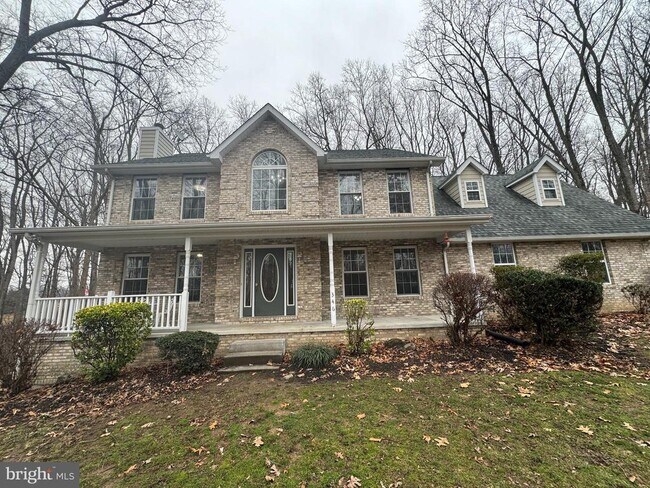 Building Photo - 346 Saddleback Ln