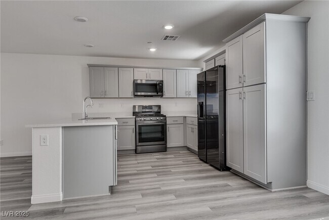 Building Photo - 3800 Enchanted Sky St
