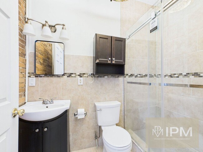 Building Photo - 319 N Penn St