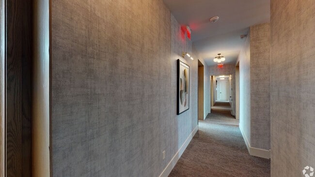 Building Photo - 105 S Doheny Dr