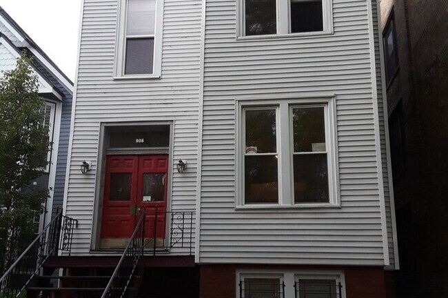 Building Photo - 906 W Wrightwood Ave