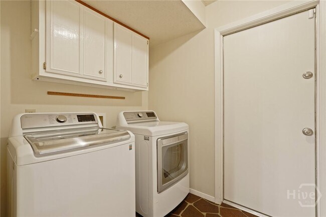 Building Photo - 609 Indigo Cir