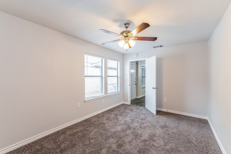 Building Photo - 522 Chancellorsville Dr