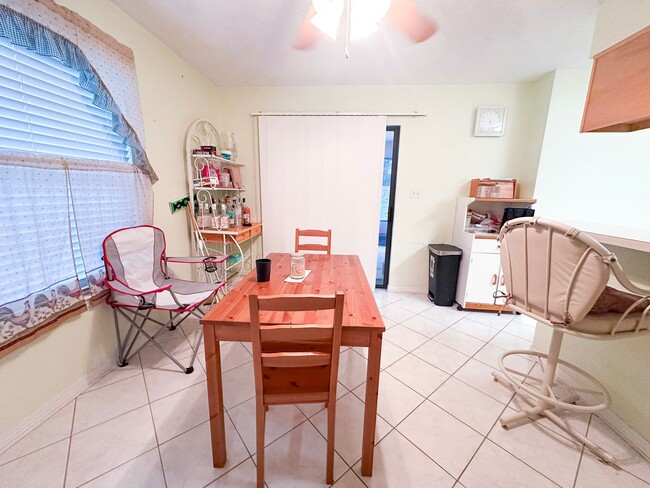 Building Photo - No HOA 3 bedroom home with whole house generator!