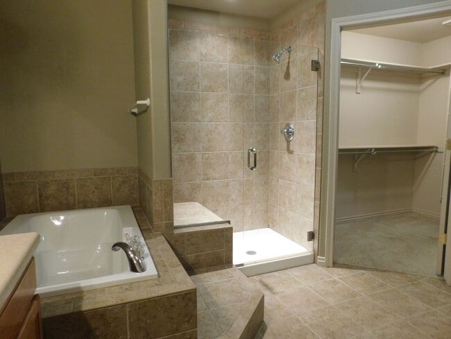 Building Photo - Close to St Mary's/CMU