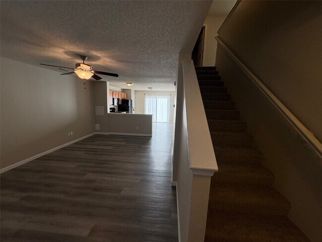 Building Photo - 31 Chesterfield Ct