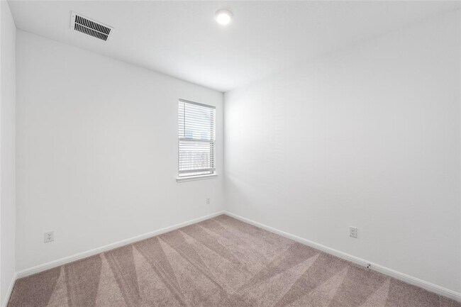 Building Photo - 751 Papaya Dr