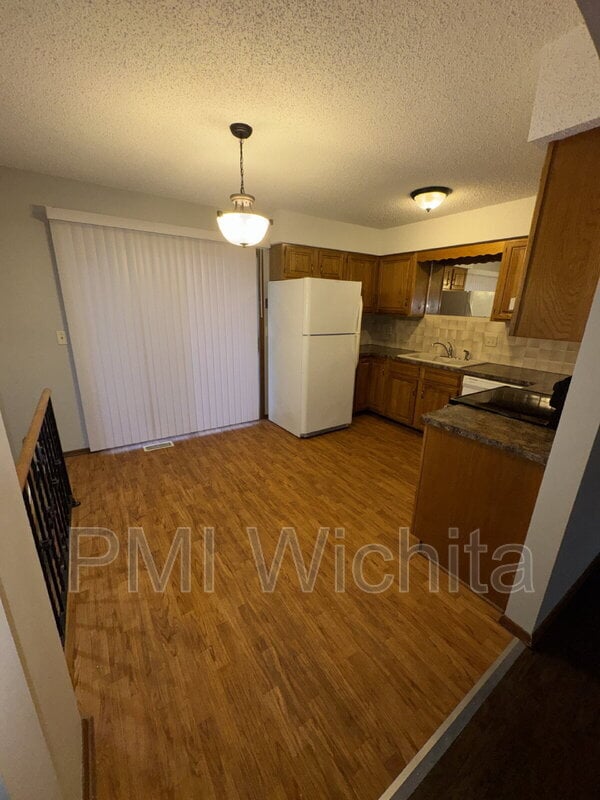 Building Photo - 1832 S Griffith St