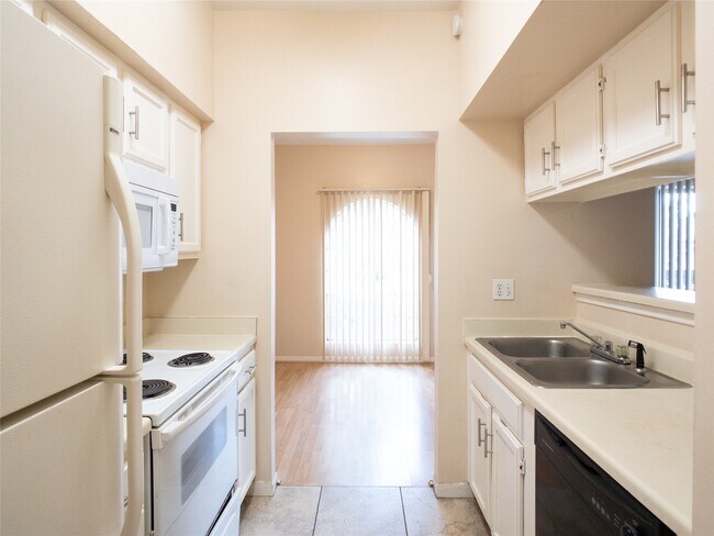 Building Photo - 6500 Harbor Town Dr