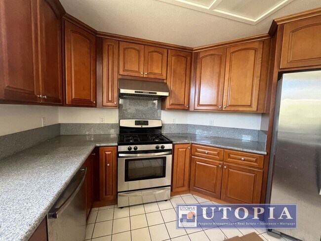 Building Photo - Quiet Beautiful 3 Bed, 2.5 Bath Property Near UCSC