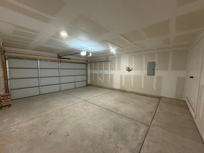 Building Photo - 8607 29th St