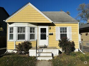 Building Photo - Ferndale Charm Close to Everything - Bay W...