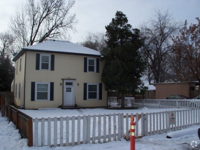 Building Photo - 615 E Krall St