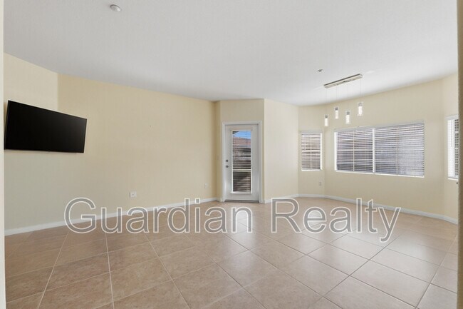 Building Photo - 830 Carnegie St