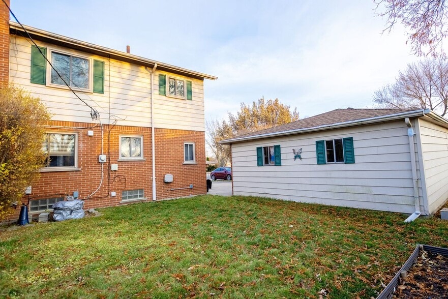 Building Photo - 28115 Little Mack Ave