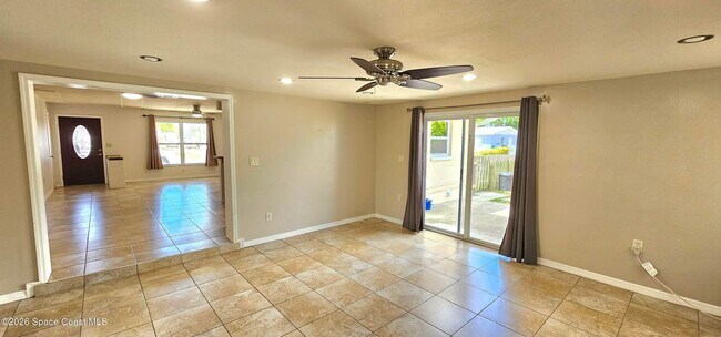 Building Photo - 1380 Floral Ln