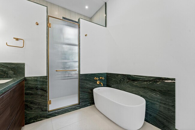 Building Photo - 5890 NW 39th Ave