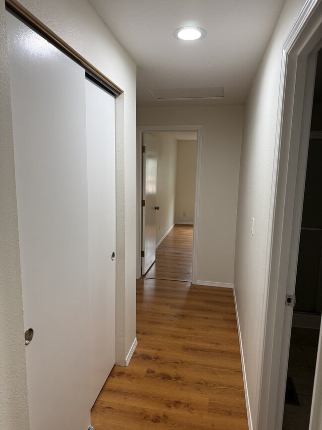 Building Photo - 13235 SW Barberry Dr