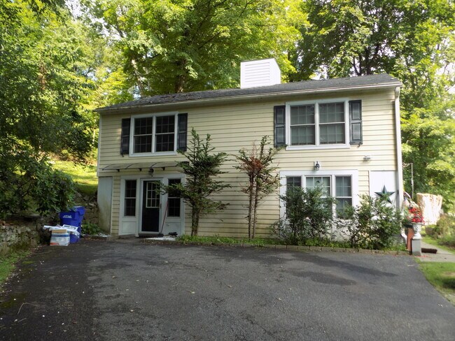 Primary Photo - 107 A Macedonia Rd