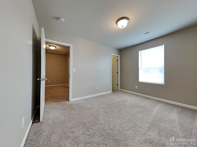 Building Photo - 423 Oakleigh Ln