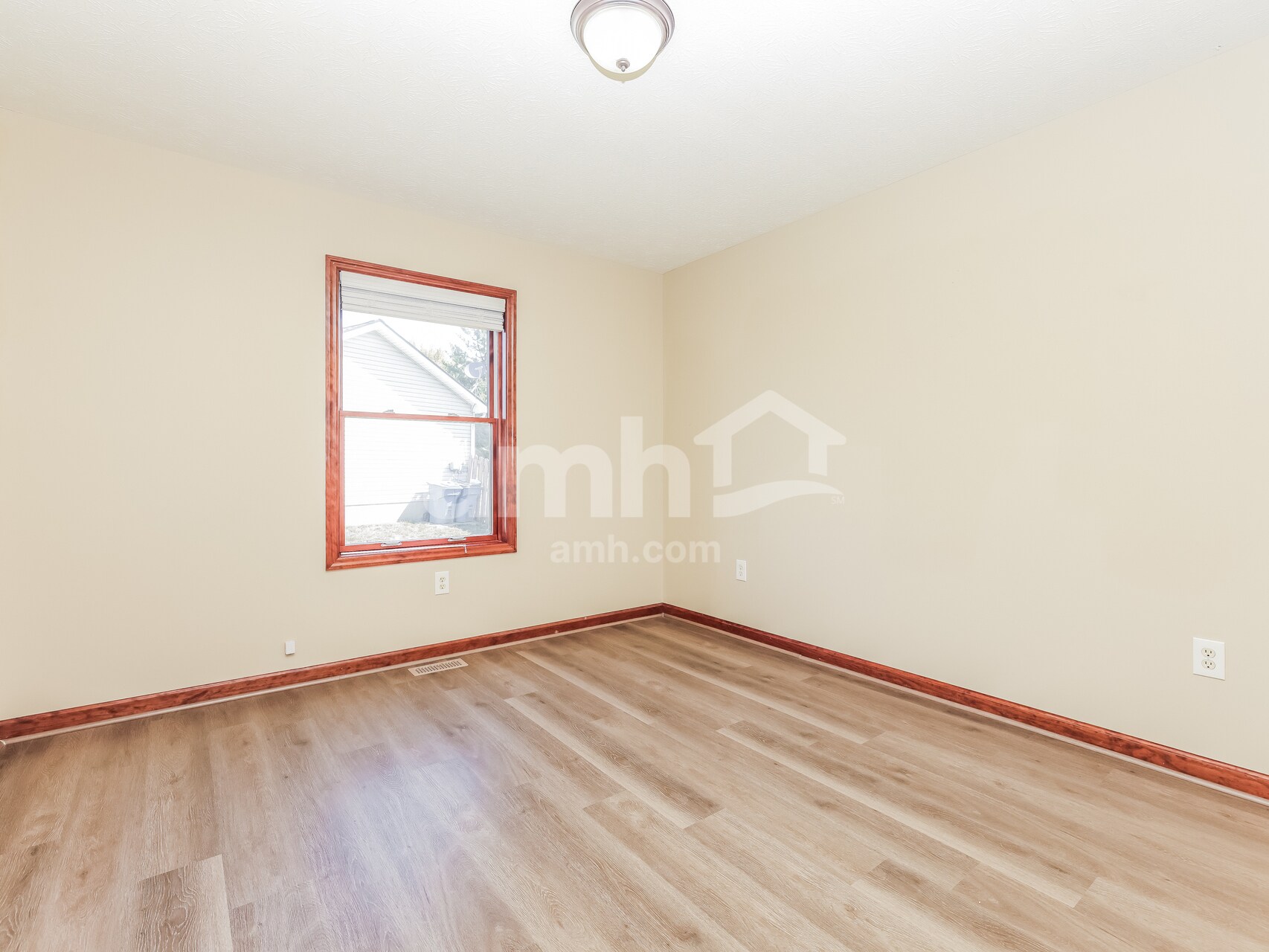 Building Photo - 5692 Cottonwood Ct