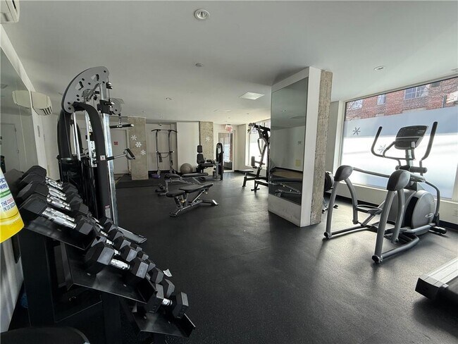 Building Photo - 651 New York Ave