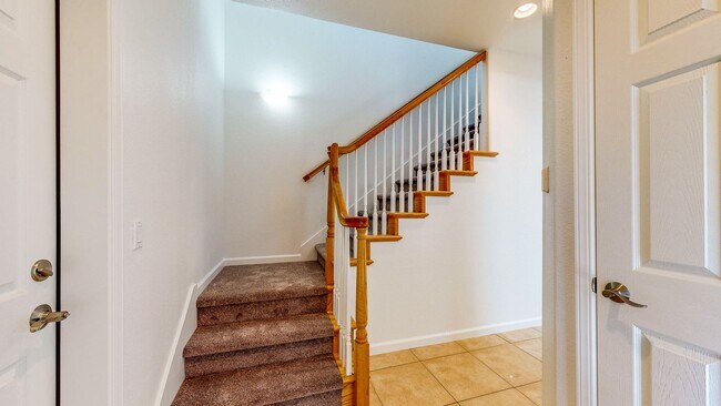 Building Photo - Rincon Valley FIVE Bedroom Three Bathroom Single Family Home!