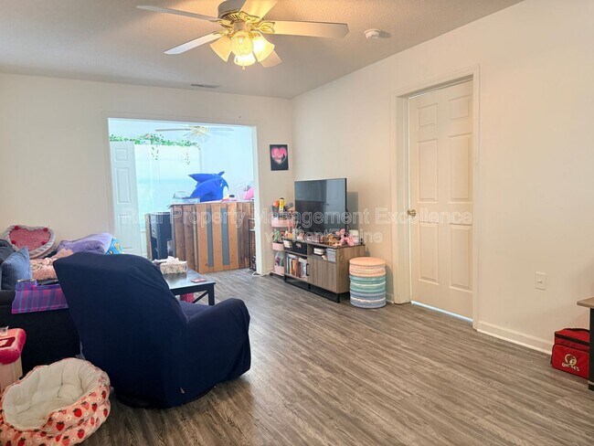 Building Photo - 2031 Wolfmill Dr
