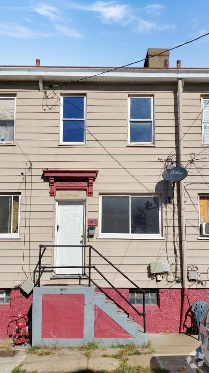 Building Photo - 5409 1/2 Carnegie St 15201