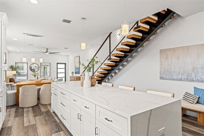 Building Photo - 6206 64th Way N