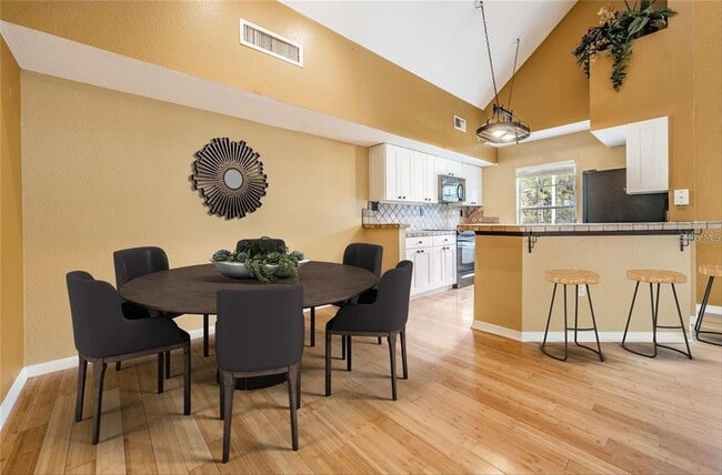 Building Photo - 9156 Lake Chase Island Way