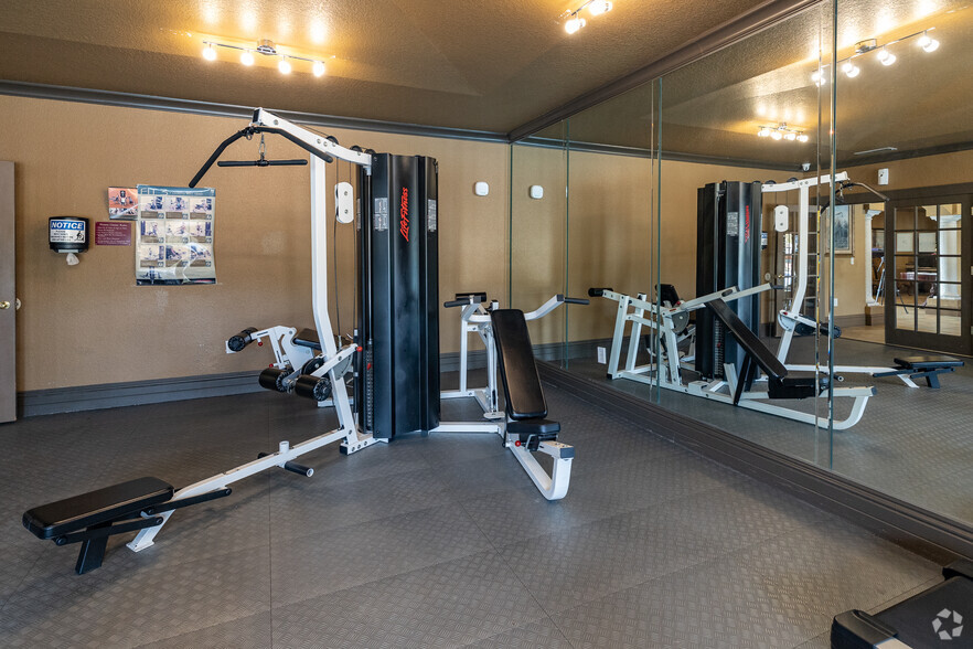Fitness Center - Mission Pointe